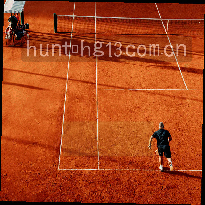 抽象数据网络，五大联赛相关节点通过线缆连接，节点间有信息流动